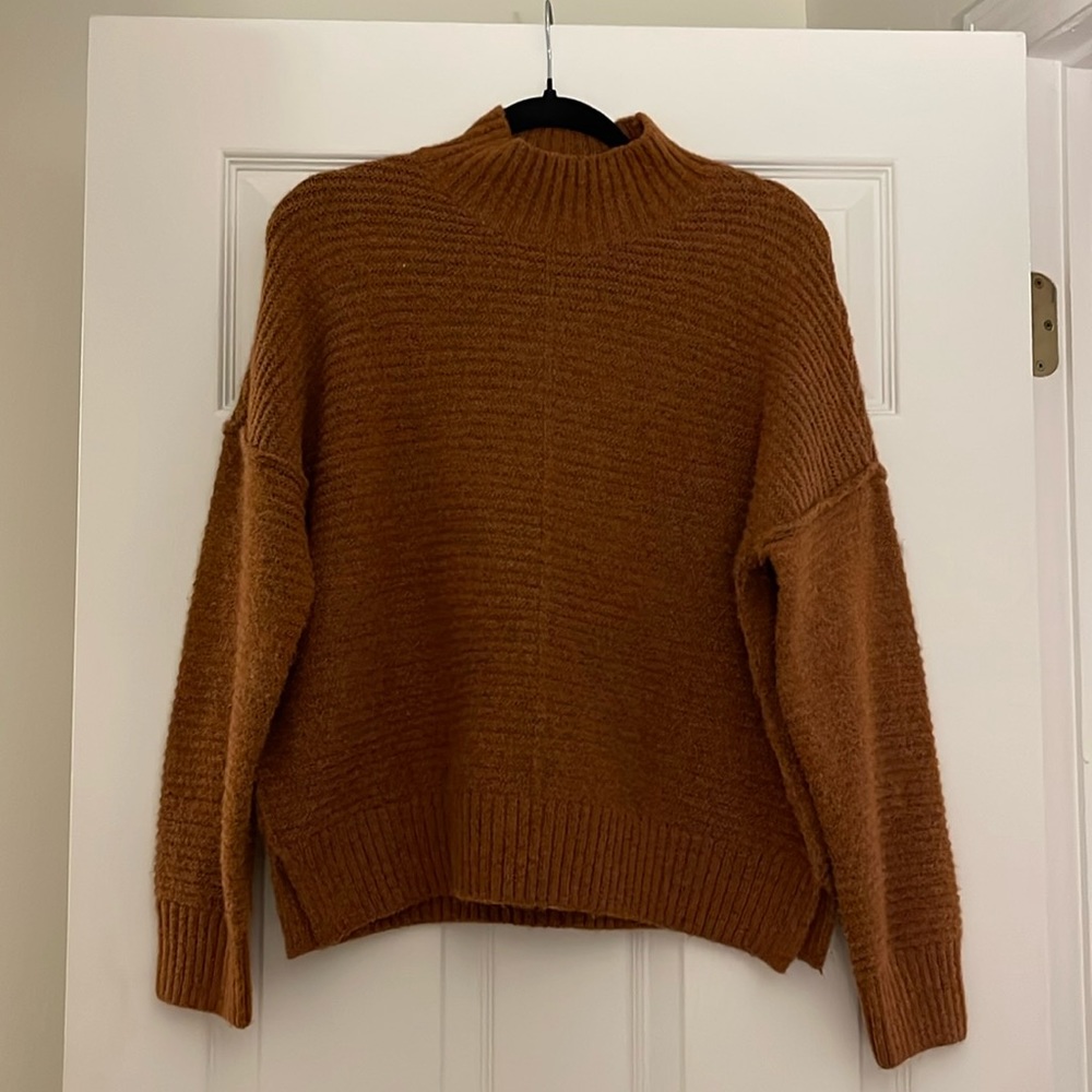 LIKE NEW “ONLY” MOCK NECK PULLOVER KNIT SWEATER